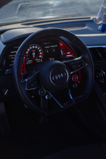 Audi r салон