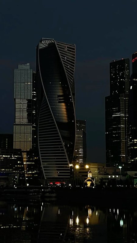 Москва сити ночь скачать фон 1080 x 1920