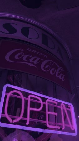 Фиолетовая эстетика скачать фон 2160 x 3840