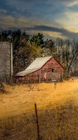 Old farm barn скачать фон 1424 x 2532