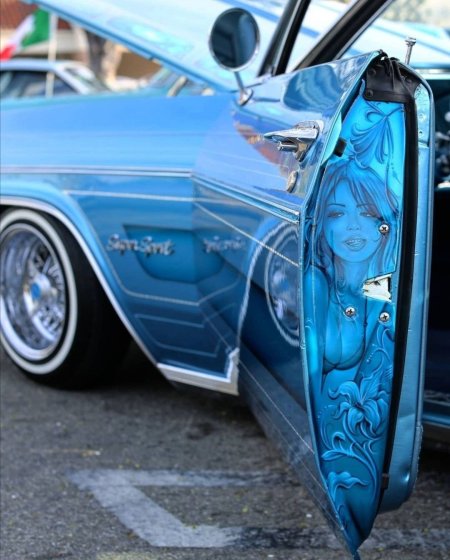 Lowrider car