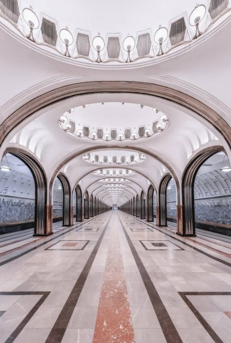 Станция метро \ маяковская\