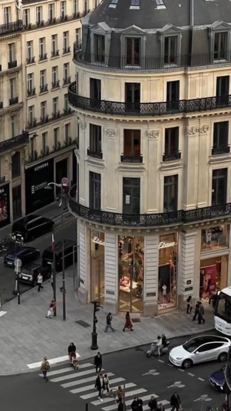\ cartier paris champs-elysees\