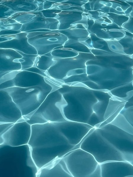 Вода голубая
