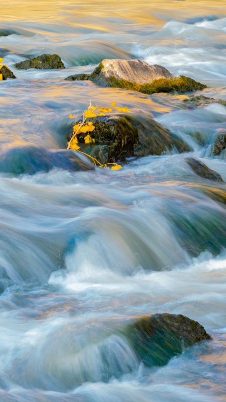 Вода река