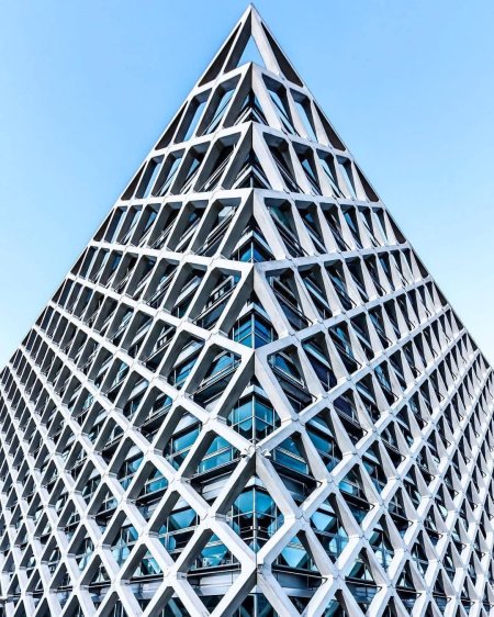 Building facade скачать фон 1080 x 1349