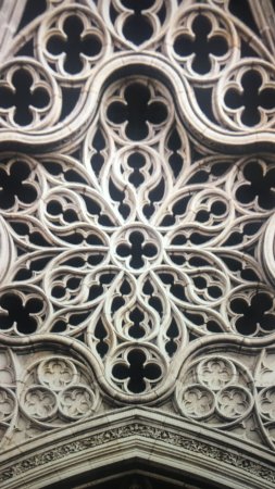 Amiens cathedral south facade rose window скачать фон 2160 x 3840