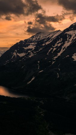 Гора темная скачать фон 2160 x 3840