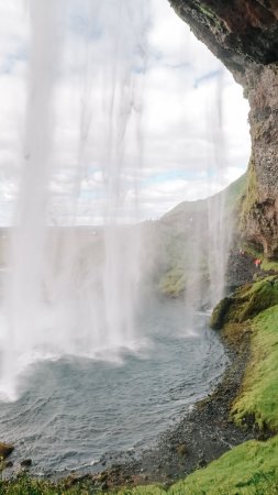 Водопад сельяландсфосс (seljalandsfoss) исландия