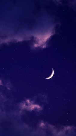Одинокая луна в тучах