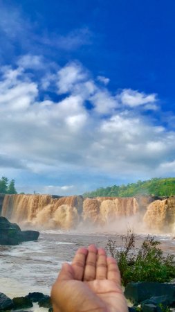 Водопады Читракот