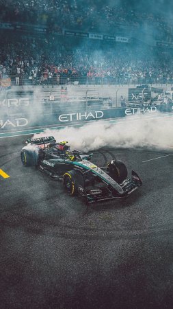Команда Mercedes Amg Petronas Формулы-1