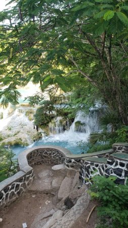 Каскады лазурной воды