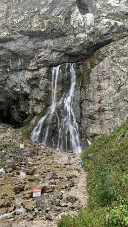 Абхазия водопад великан
