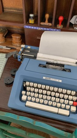 Печатная машинка olivetti studio скачать фон 720 x 1280