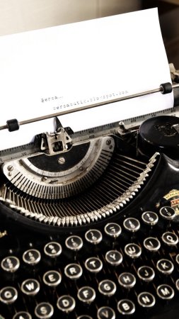 Schreibmaschine typewriter скачать фон 1080 x 1920