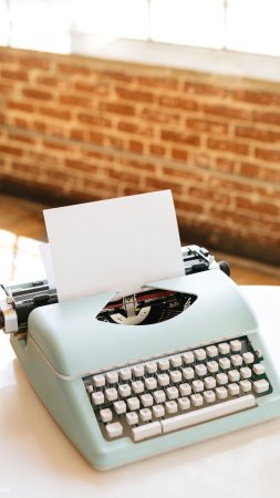 Vintage typewriter скачать фон 1424 x 2532