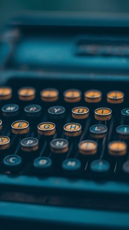 Typewriter keyboard скачать фон 1424 x 2532