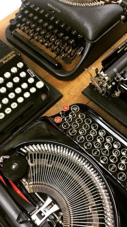 Underwood noiseless typewriter скачать фон 1080 x 1920