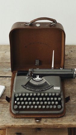 Sg typewriter скачать фон 1424 x 2532