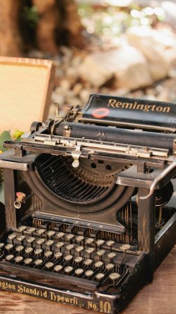 Remington typewriter скачать фон 1080 x 1920