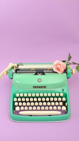 Mint green typewriter by triumph from the s скачать фон 1424 x 2532