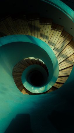 Winding stair скачать фон 720 x 1280
