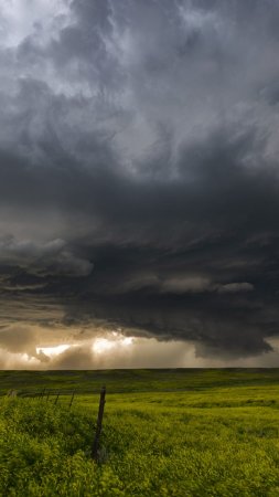 Облака грозовые скачать фон 2160 x 3840