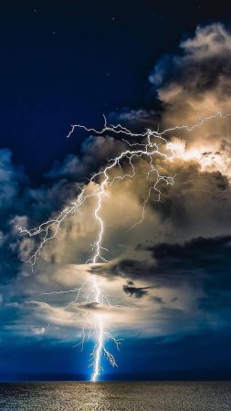Thunderstorm lightning скачать фон 1080 x 1920