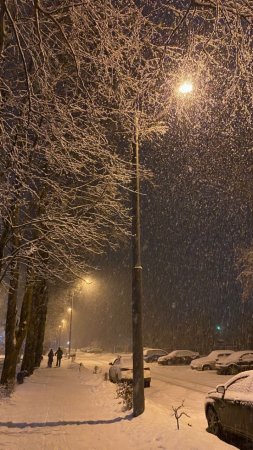 Ночной зимний город скачать фон 720 x 1280