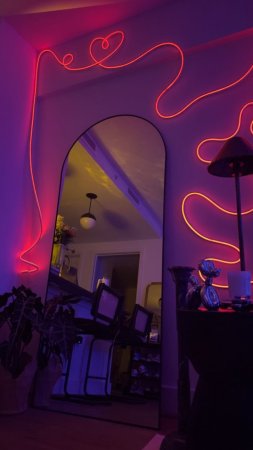 Неон в дизайне интерьера