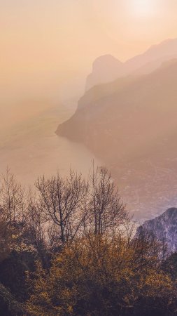 Гора туман скачать фон 2160 x 3840