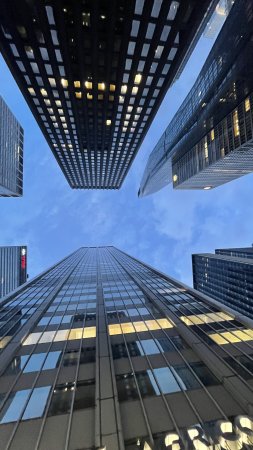 Skyscraper building скачать фон 2160 x 3840