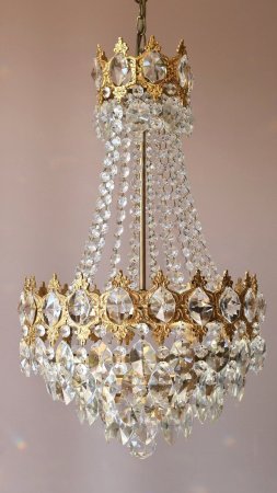 Vintage crystal chandelier скачать фон 1080 x 1920