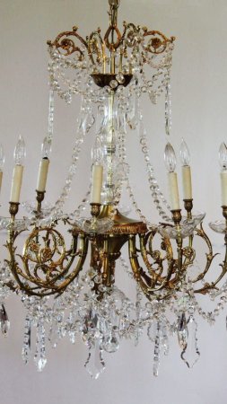 Baccarat chandelier скачать фон 720 x 1280