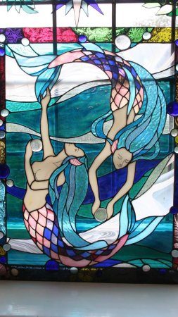 Stained glass panel the mermaids скачать фон 1080 x 1920