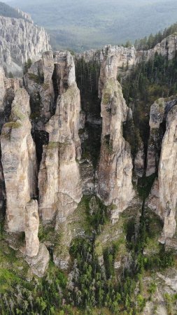 Национальный парк ленские столбы скачать фон 720 x 1280