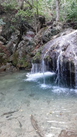 Полноводный водопад крыма