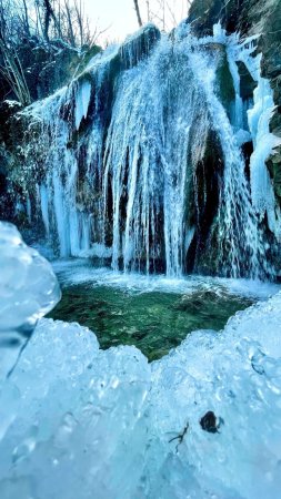 Замерзший водопад