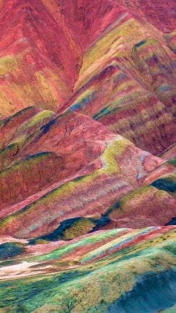 Данься китай разноцветные горы