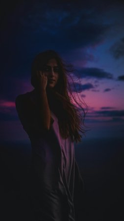 Девушка ночь скачать фон 1080 x 1920
