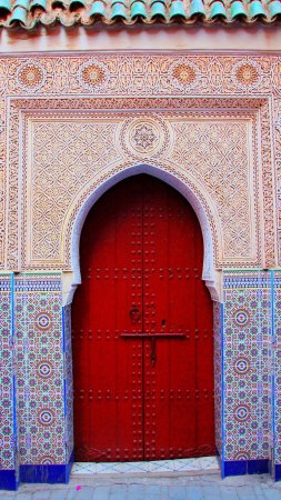 Moroccan door скачать фон 1424 x 2532