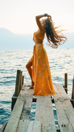 Фотосессия на море в платье