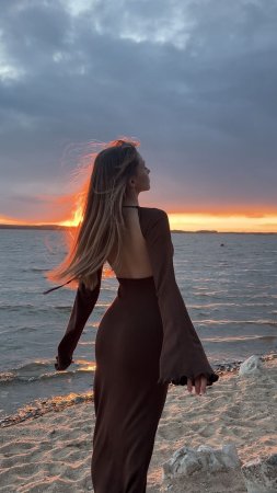 Платье на море