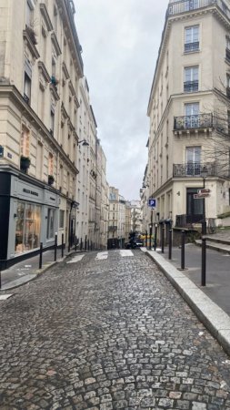 Street in paris скачать фон 720 x 1280