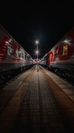 Поезда ночью скачать фон 1080 x 1920