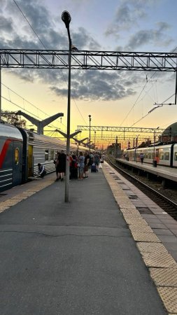 Московский вокзал санкт петербург перрон скачать фон 1080 x 1920