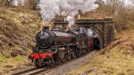Шотландский паровоз jacobite steam train скачать фон 2560 x 1440