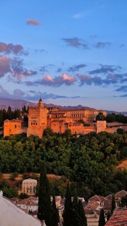 Granada andalusia скачать фон 1424 x 2532