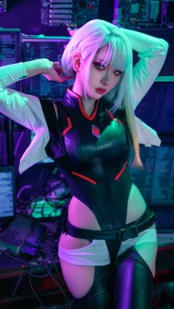 Косплей люси из cyberpunk: edgerunners